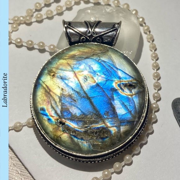 Natural Labradorite Gemstone Handmade Slider Pendant - Picture 4 of 9